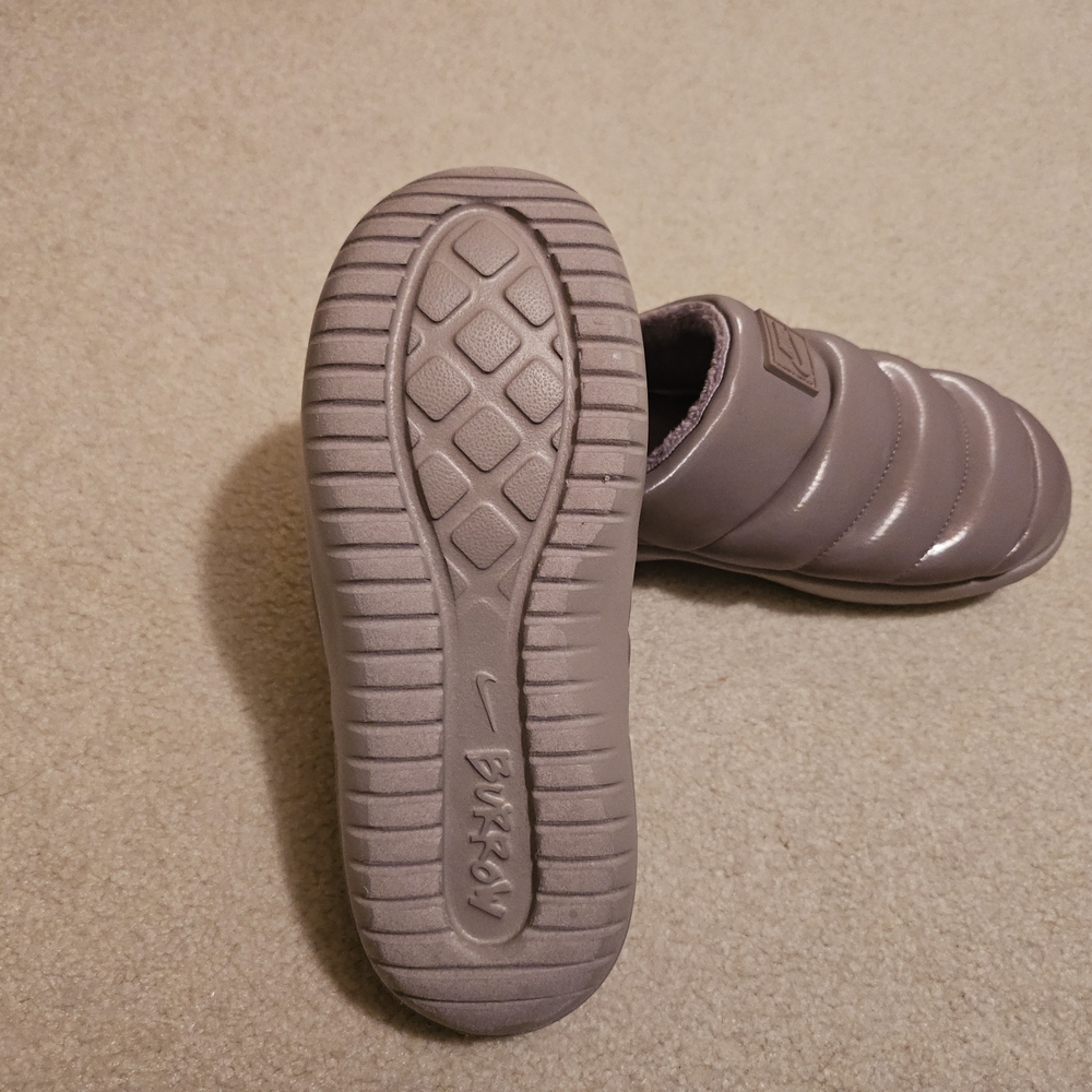 Nike Burrow Quilted Mules in Light Violet. - Picture 4 of 4